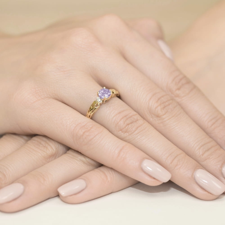 Pierścionek zaręczynowy z żółtego złota z ametystem i diamentami 0,02ct Fire Of Love