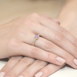 Pierścionek zaręczynowy z żółtego złota z ametystem i diamentami 0,05ct Fire Of Love