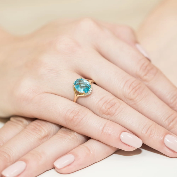 Pierścionek zaręczynowy z żółtego złota z topazem i diamentami 0,04ct Fire Of Love