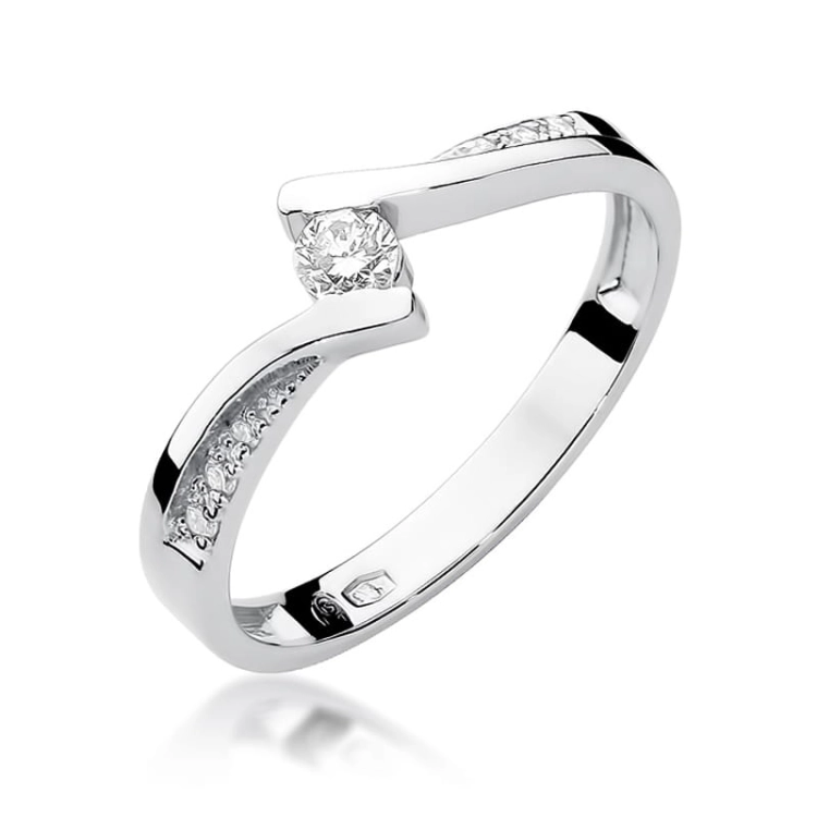 Pierścionek zaręczynowy z białego złota z brylantami 0,16ct Fire Of Love