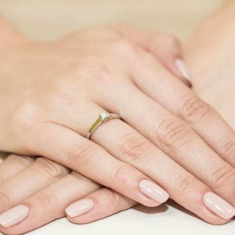 Przejdź do produktu Pierścionek zaręczynowy z żółtego złota z diamentem 0,08ct Fire Of Love