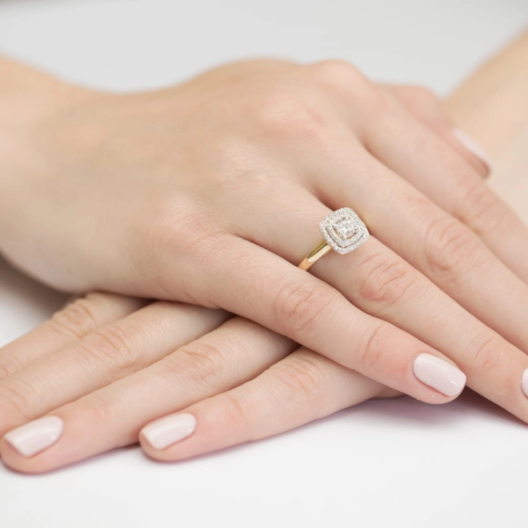Pierścionek zaręczynowy z żółtego złota z diamentami 0,50ct Fire Of Love