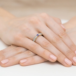 Pierścionek zaręczynowy z żółtego złota z tanzanitem i diamentami 0,09ct Fire Of Love