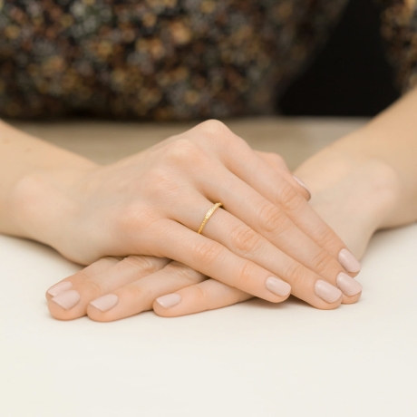 Przejdź do produktu Pierścionek zaręczynowy z żółtego złota z diamentami 0,04ct Fire Of Love 