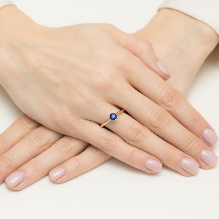 Pierścionek zaręczynowy z żółtego złota z szafirem i brylantami 0,04ct Fire Of Love