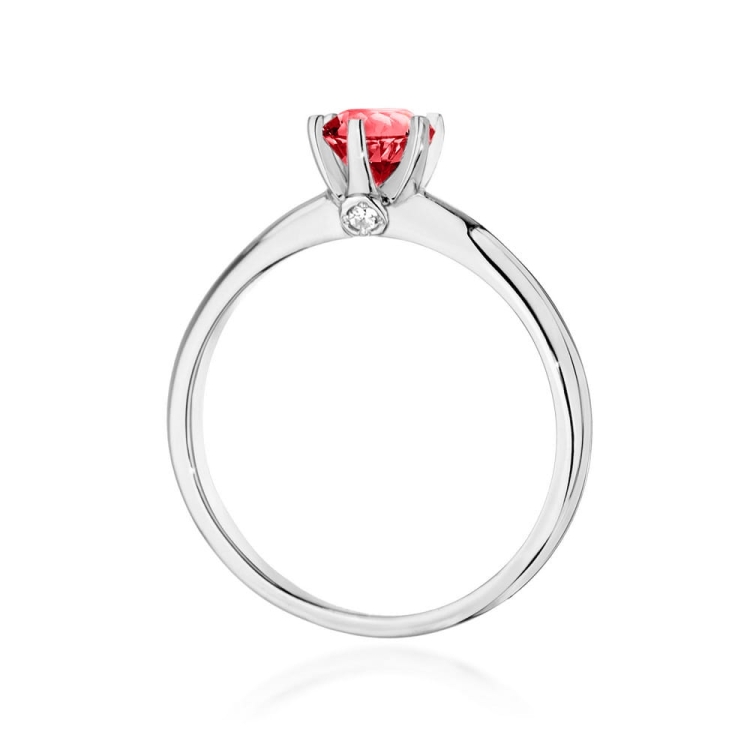 Pierścionek zaręczynowy z białego złota z rubinem i diamentami 0,04ct Fire Of Love
