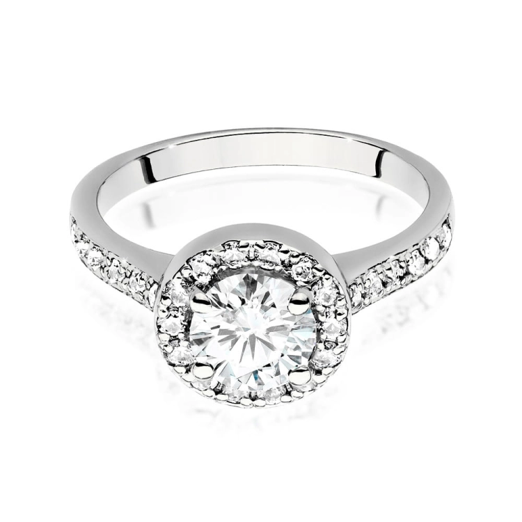 Pierścionek zaręczynowy z białego złota z diamentem 0,70ct i bocznymi diamencikami Fire Of Love