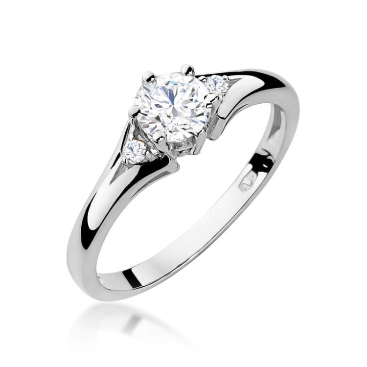 Pierścionek zaręczynowy z białego złota z białym szafirem i diamentami 0,03ct Fire Of Love