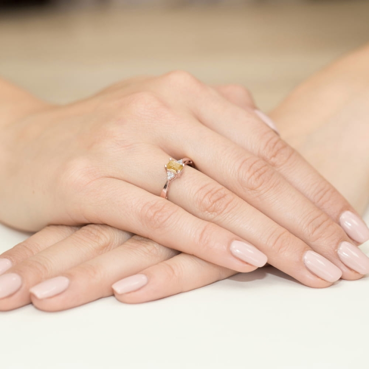 Pierścionek zaręczynowy z różowego złota z cytrynem i diamentami 0,03ct Fire Of Love