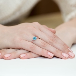 Pierścionek zaręczynowy z różowego złota z topazem i diamentami 0,03ct Fire Of Love