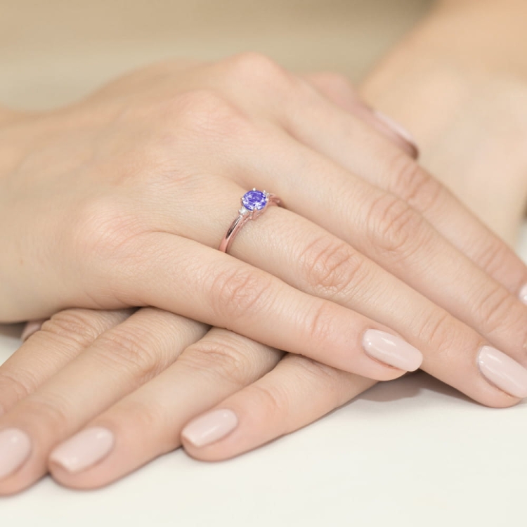 Pierścionek zaręczynowy z białego złota z tanzanitem i diamentami 0,03ct Fire Of Love