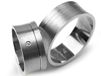 Przejdź do produktu Obrączki ślubne z białego złota wklęsłe z cyrkonią 8mm Premium