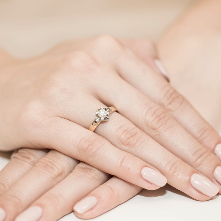 Pierścionek zaręczynowy z żółtego złota z diamentem 0,30ct Fire Of Love BW-155-0,30ct