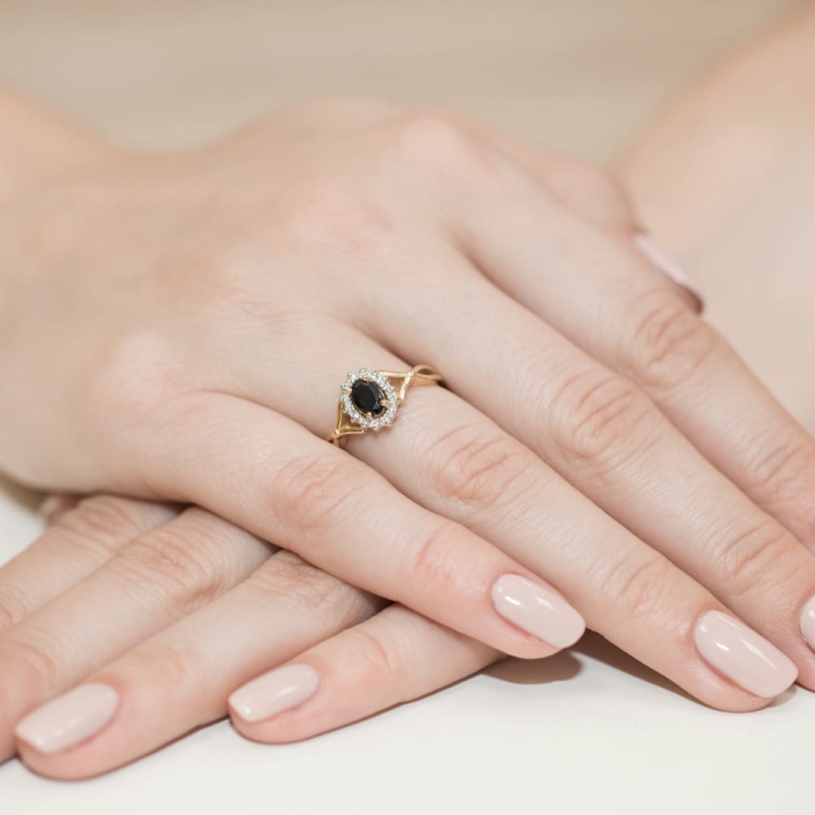 Pierścionek zaręczynowy z żółtego złota z szafirem i diamentami 0,12ct Fire Of Love BW-182-szafir-0,70ct