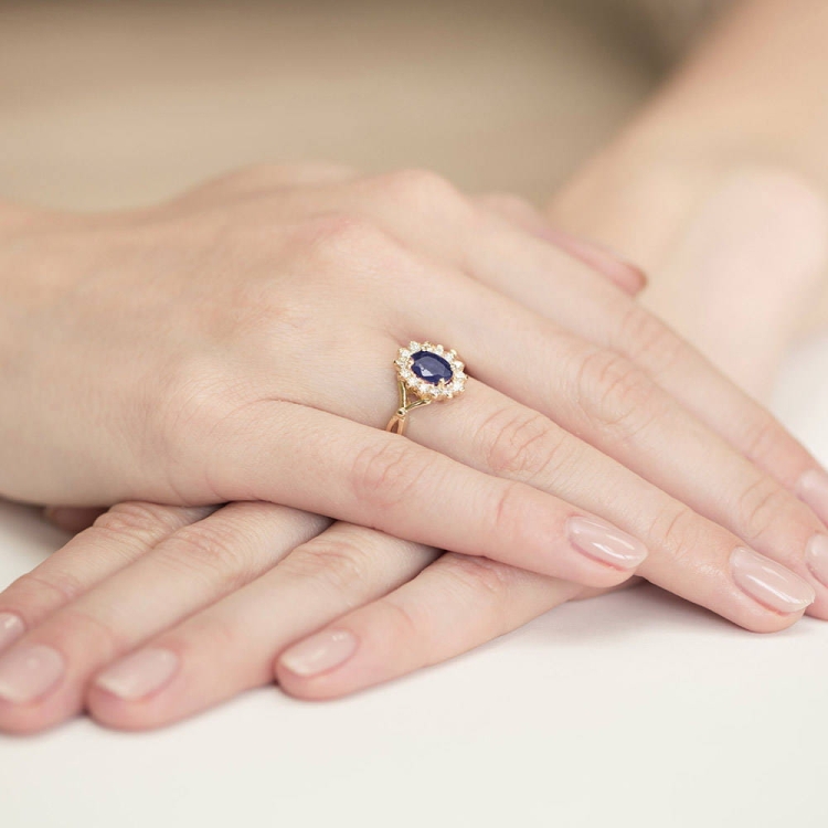Pierścionek zaręczynowy z żółtego złota z szafirem i diamentami 0,28ct Fire Of Love BW-182-szafir-0,90ct