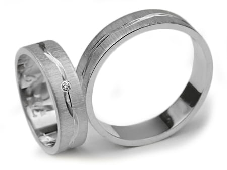 Przejdź do produktu Obrączki ślubne z białego złota płaskie z cyrkonią 5mm Infinity