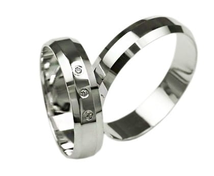 Srebrne obrączki ślubne płaskie fazowane z cyrkoniami 6mm Silvery Sv022
